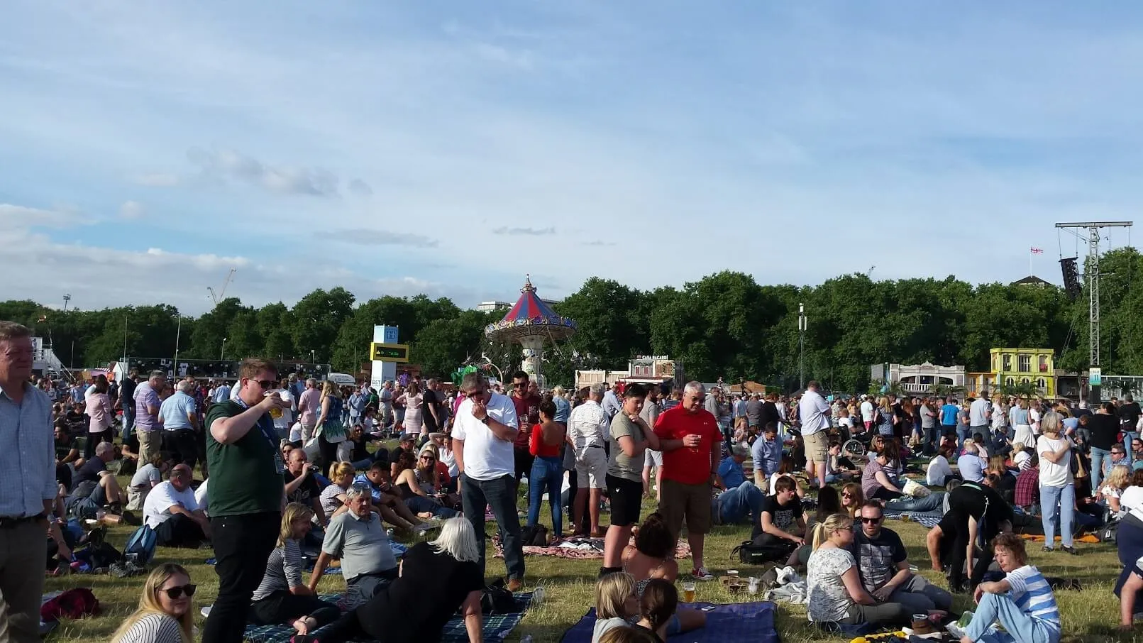 F30 Phil Collins Not Dead Yet Concert Hyde Park 30 Jun 8