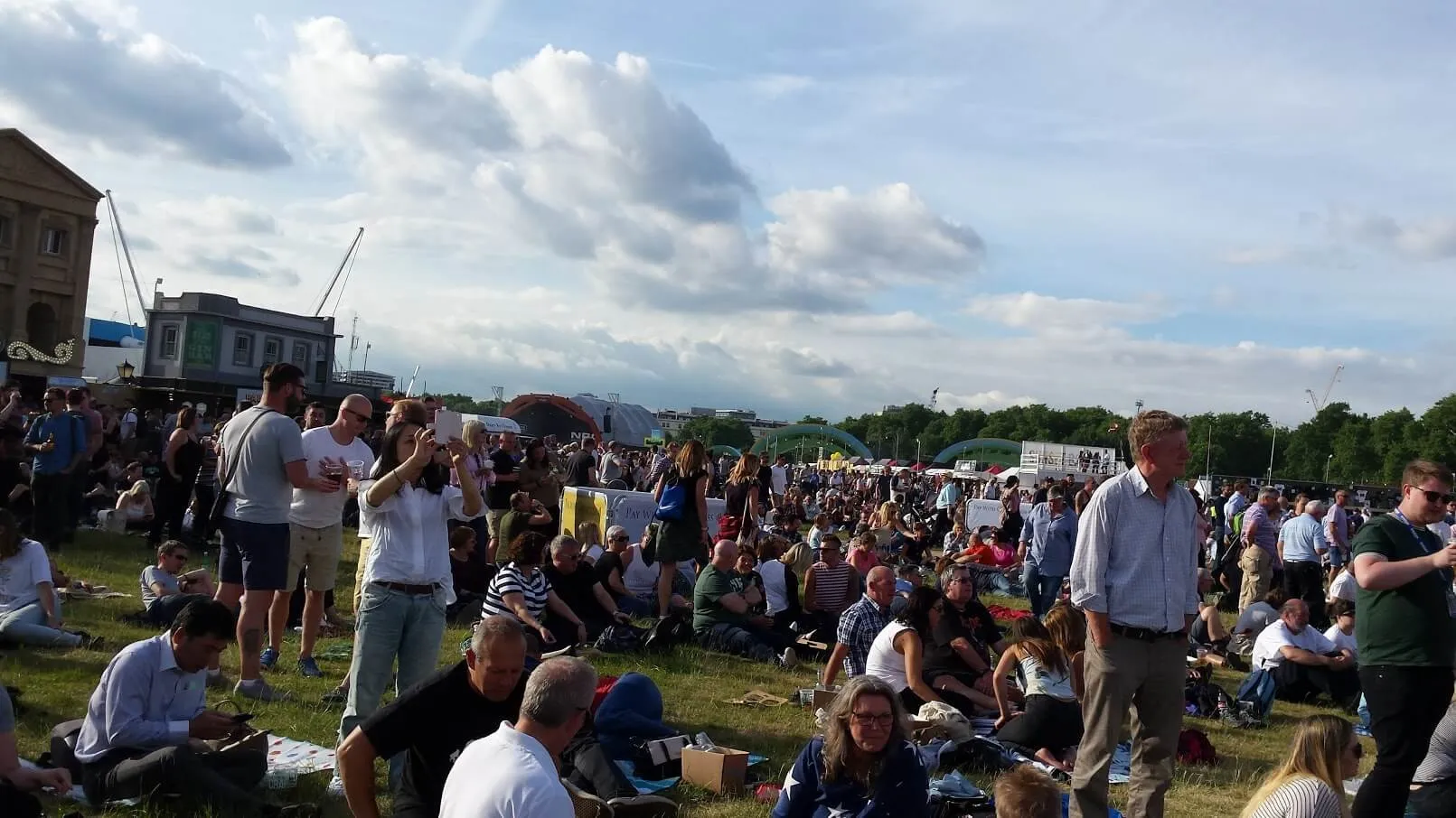 F30 Phil Collins Not Dead Yet Concert Hyde Park 30 Jun 9