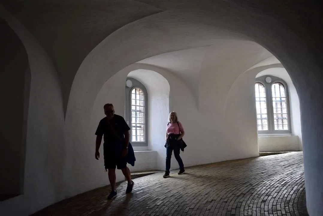 G19.1 the round tower wed 19 jul 31