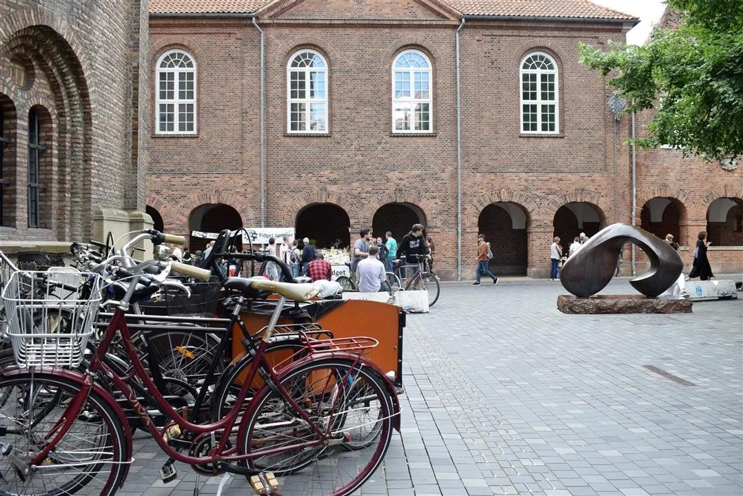 G19.1 the round tower wed 19 jul 4