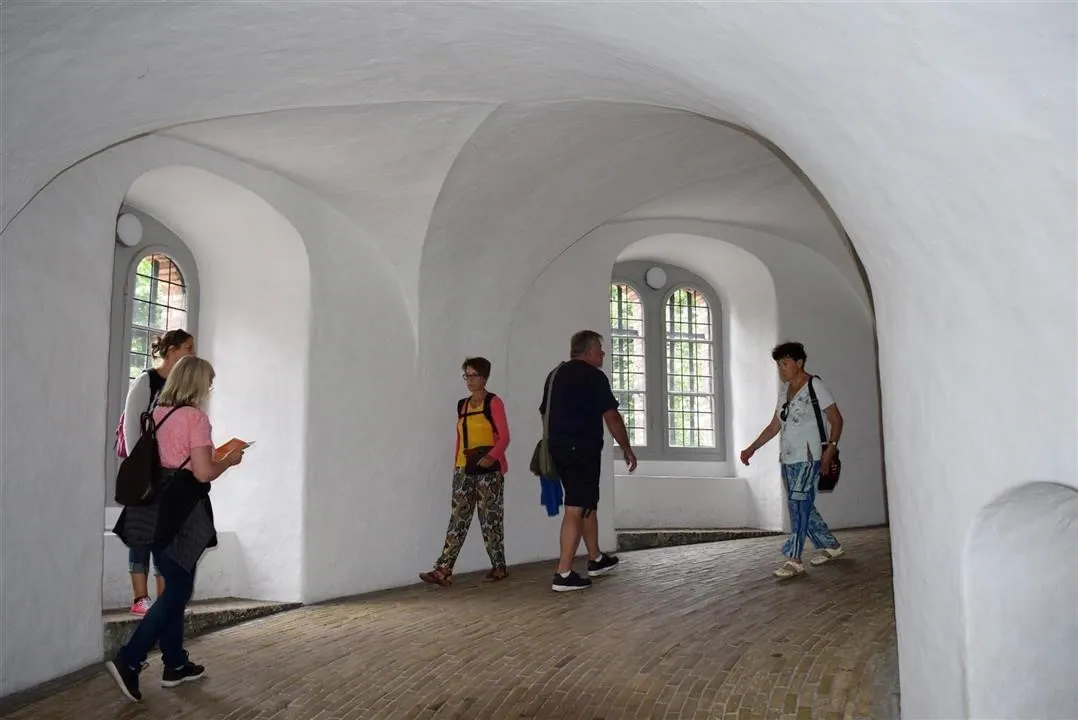 G19.1 the round tower wed 19 jul 7