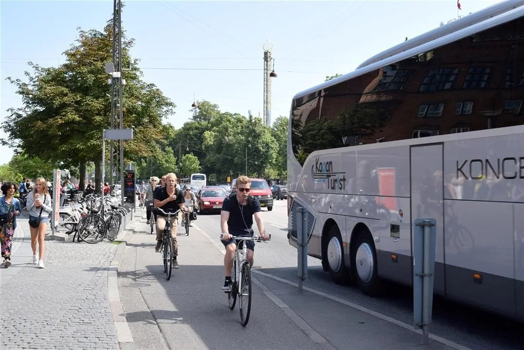 G19.2 historic copenhagen city centre wed 19 jul 32