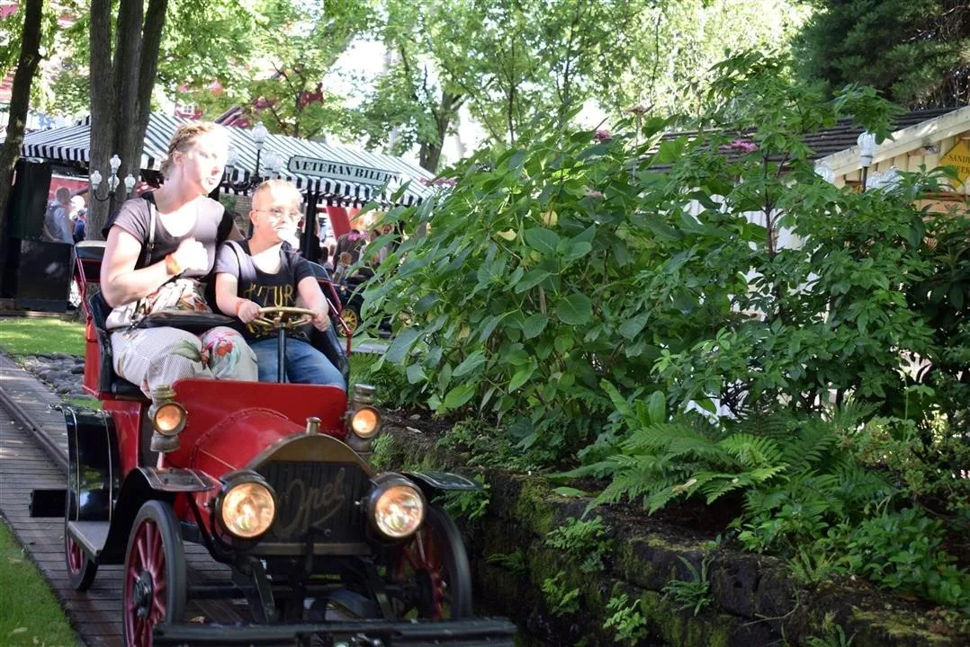 G19.3 tivoli gardens wed 19 jul 41