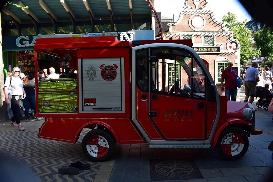 G19.3 tivoli gardens wed 19 jul 45