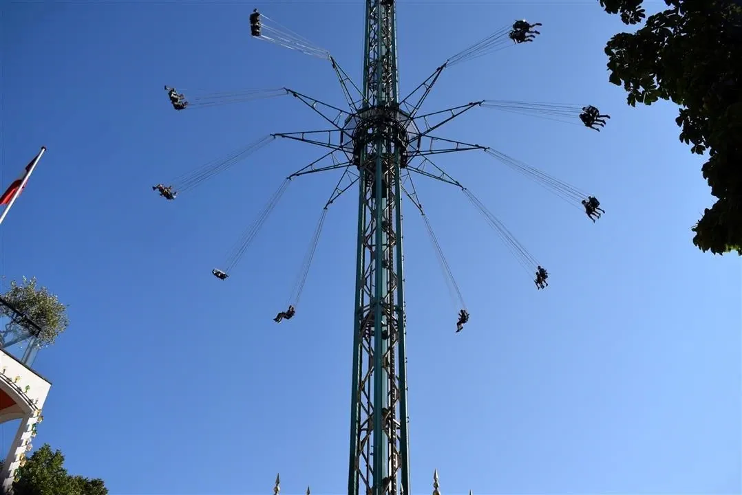 G19.4 tivoli gardens cont. wed19 jul 3