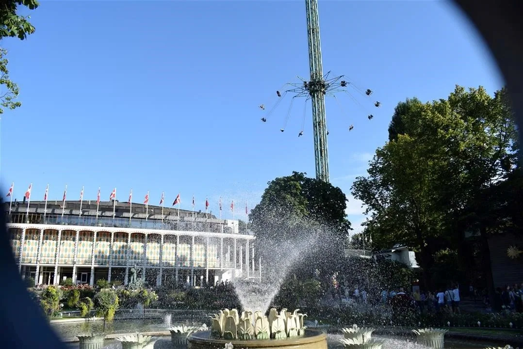 G19.4 tivoli gardens cont. wed19 jul 35